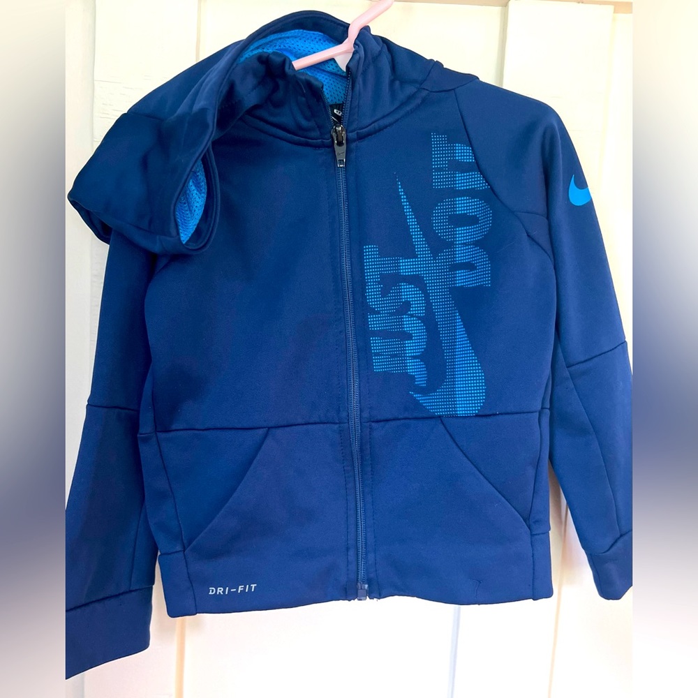 Boy’s 3T Nike Dri-Fit lightweight jacket